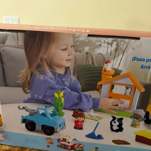 Little people Hard at Work Gift Set Farm Animals Trucks Barn Fisher Price NIB